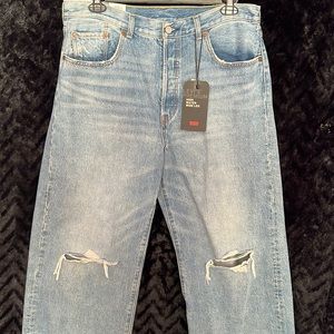 Levi’s Wide Legged Jeans